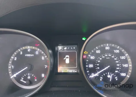 2018 Hyundai Santa Fe Sport 2.4L z USA, uszkodzony, nr VIN 5NMZT3LB8JH080629